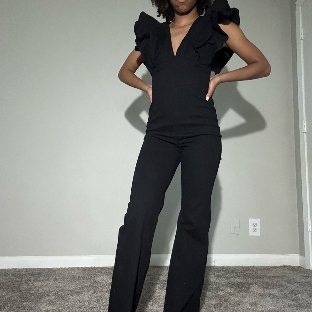 Elegant Black Jumpsuit with Ruffle Sleeves